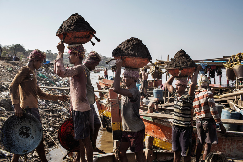  Inside India’s Illegal, Sand Mining Industry